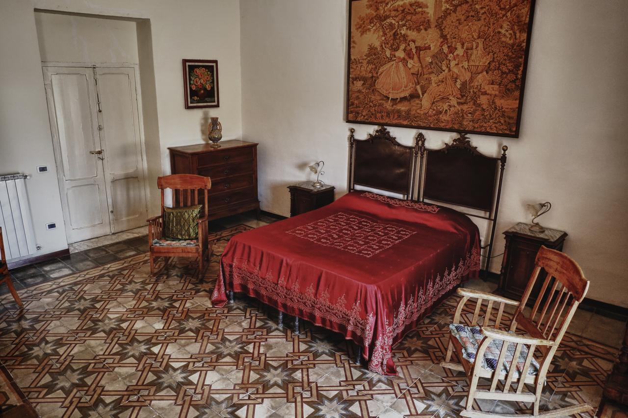 La Pietra D'Argento Bed & Breakfast Касертавекия Екстериор снимка
