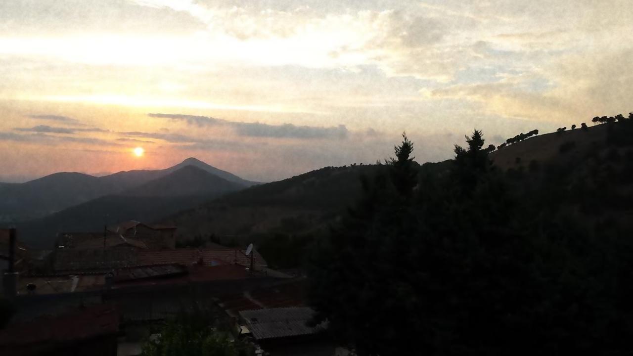 La Pietra D'Argento Bed & Breakfast Касертавекия Екстериор снимка